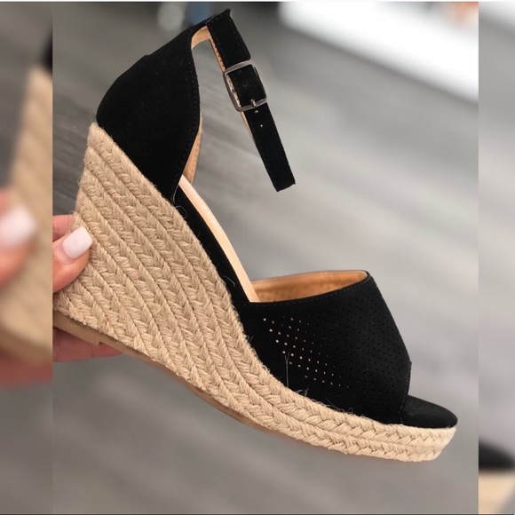 🎉HP 🚨 NEW✨”Summer days” Espadrilles wedges - Picture 2 of 5